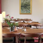 Fjelsted Skov & Konference מלון 3*