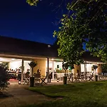 Fjelsted Skov & Konference מלון 3*